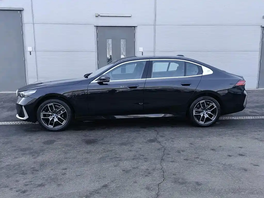 BMW BMW i5 2024 eDrive 35L Premium Luxury Package 2025 - thumbnail 6