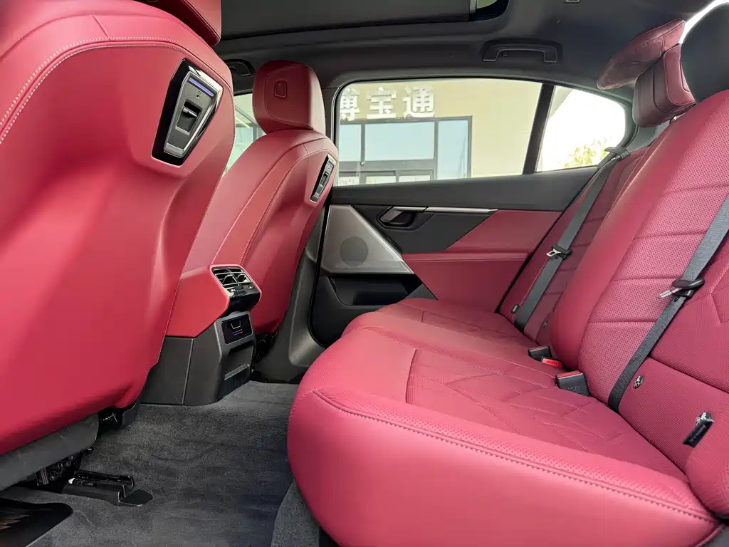 BMW BMW i5 2024 eDrive 35L M Sport Package 2025 - thumbnail 9