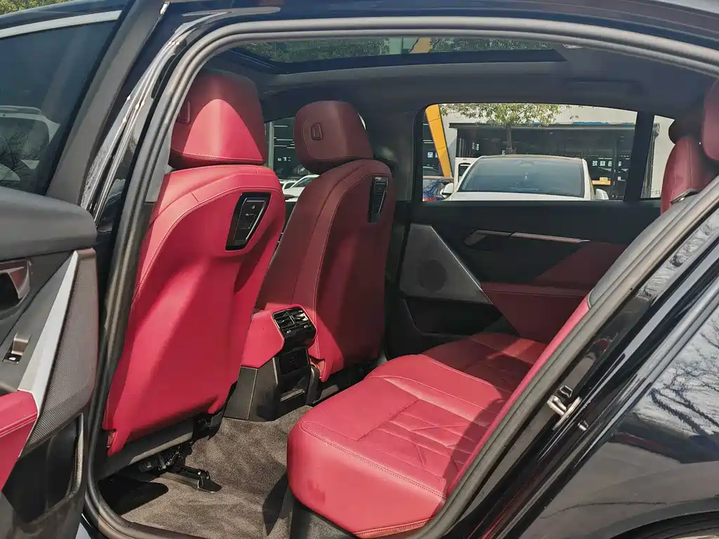 BMW BMW i5 2024 eDrive 35L Luxury Package 2025 - thumbnail 14