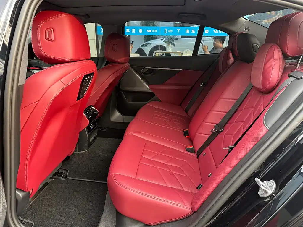 BMW BMW i5 2024 eDrive 35L M Sport Package 2025 - thumbnail 8