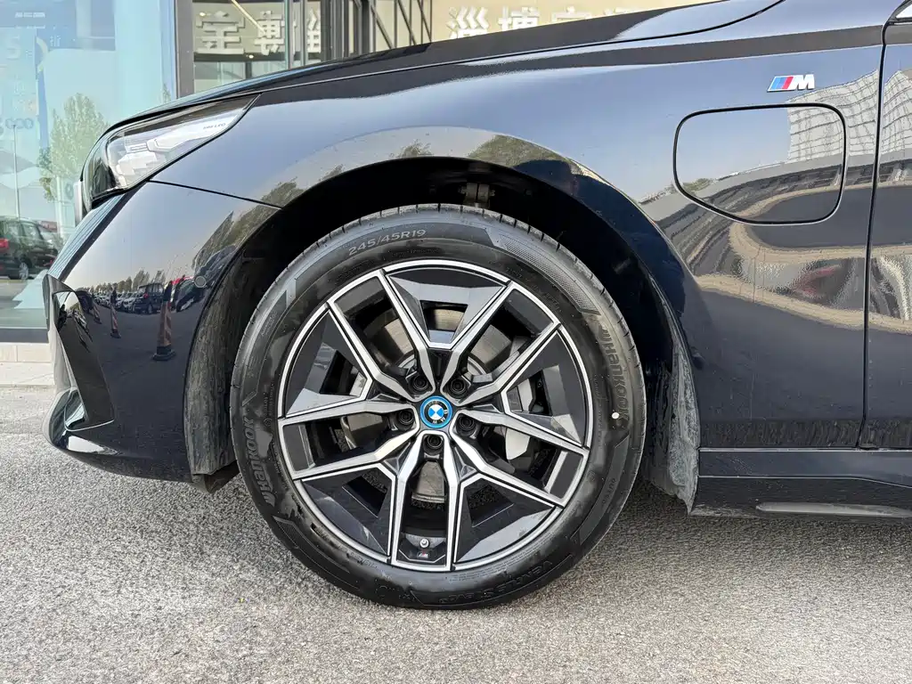 BMW BMW i5 2024 eDrive 35L M Sport Package 2025 - thumbnail 11
