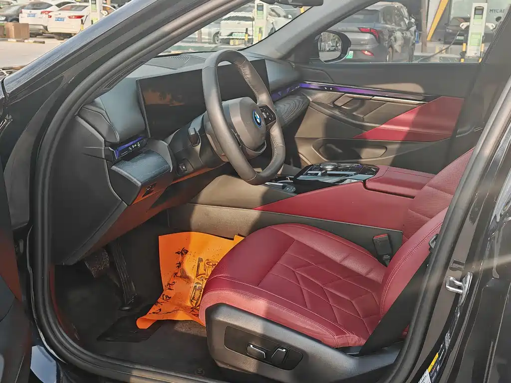 BMW BMW i5 2024 eDrive 35L Luxury Package 2025 - thumbnail 10
