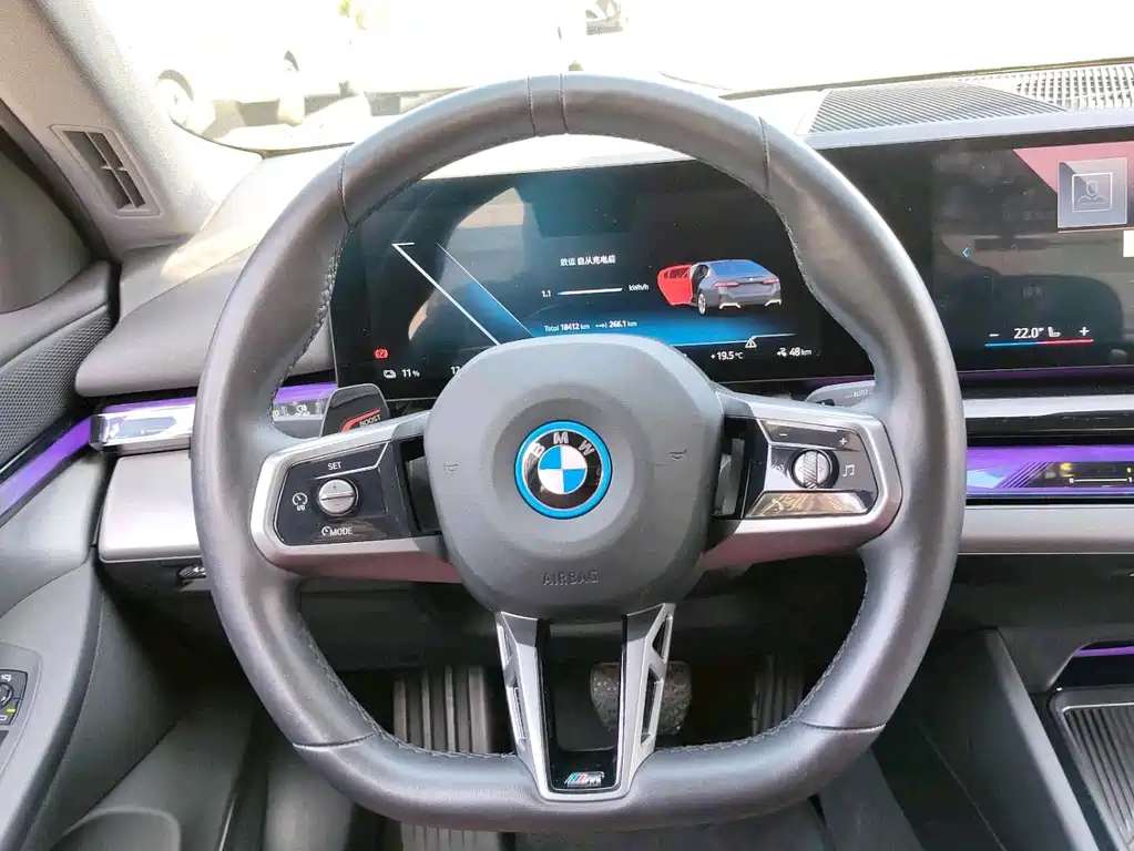 BMW BMW i5 2024 eDrive 35L M Sport Package 2024 - thumbnail 4