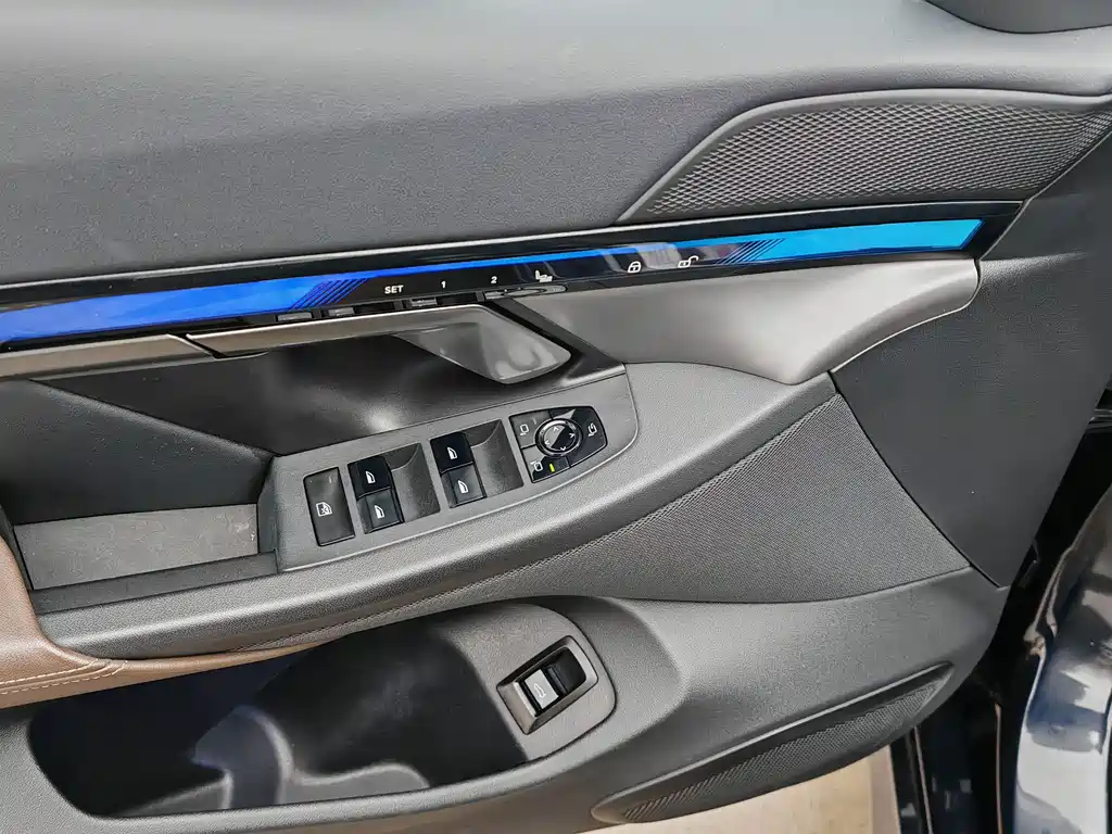 BMW BMW i5 2024 eDrive 35L M Sport Package 2024 - thumbnail 7