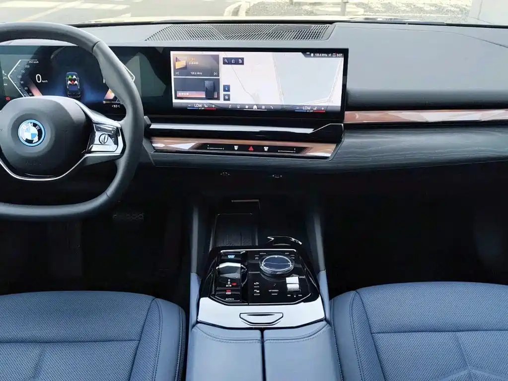 BMW BMW i5 2024 eDrive 35L Premium Luxury Package 2025 - thumbnail 10