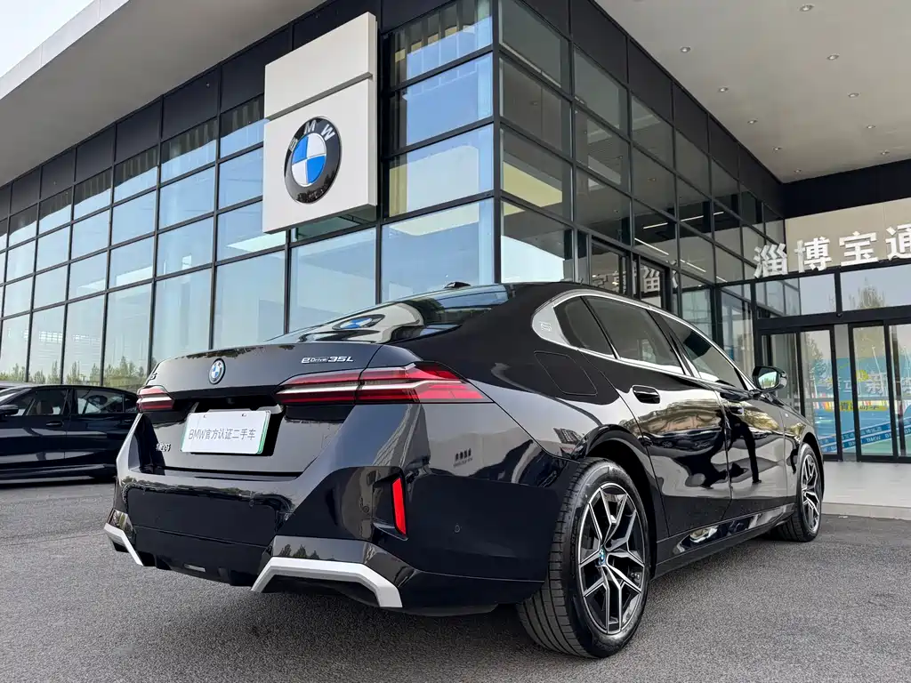 BMW BMW i5 2024 eDrive 35L M Sport Package 2025 - thumbnail 13