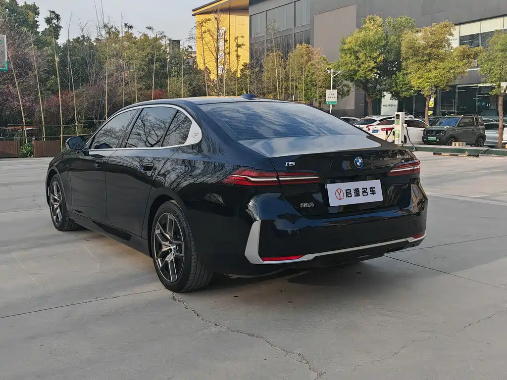 BMW BMW i5 2024 eDrive 35L Luxury Package 2025 - thumbnail 12