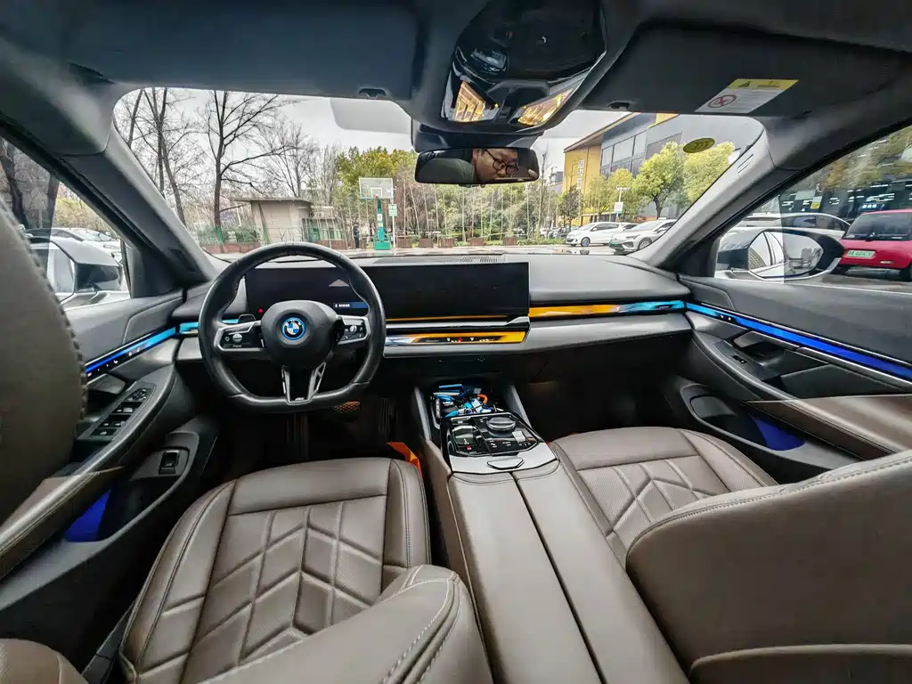 BMW BMW i5 2024 eDrive 35L M Sport Package 2024 - thumbnail 10