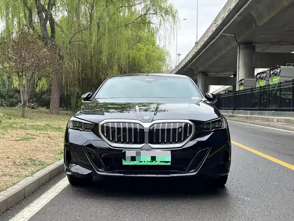 BMW BMW i5 2025 eDrive 40L M Sport Package 2025 - thumbnail 2