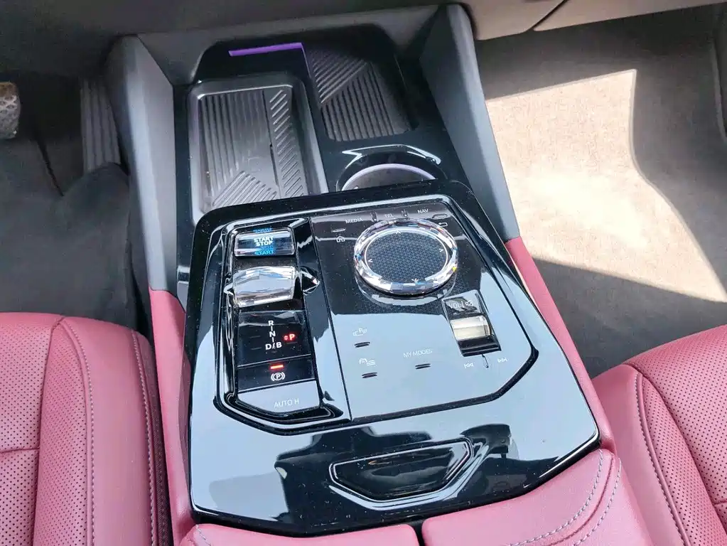 BMW BMW i5 2024 eDrive 35L M Sport Package 2024 - thumbnail 8