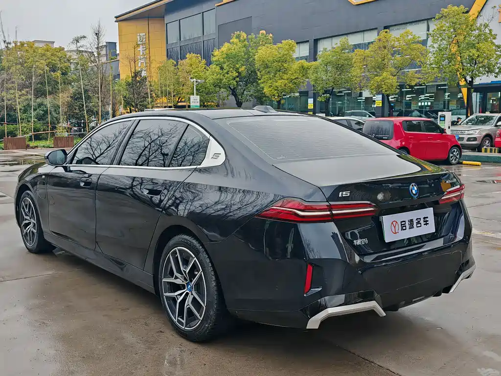 BMW BMW i5 2024 eDrive 35L M Sport Package 2024 - thumbnail 11