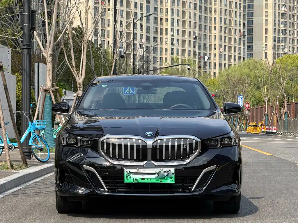 BMW BMW i5 2025 eDrive 40L M Sport Package 2025 - thumbnail 4