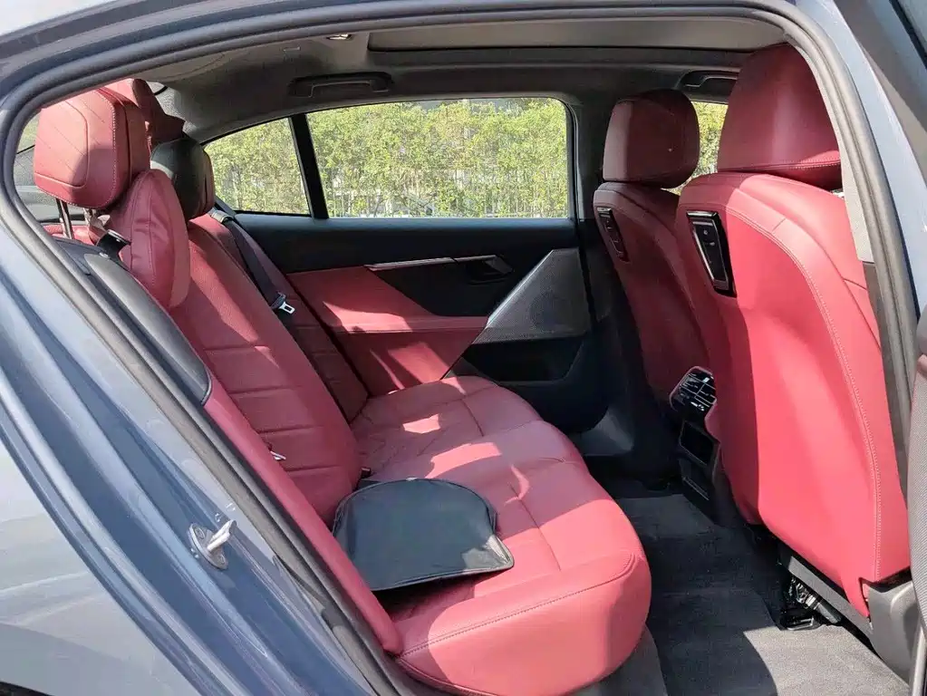 BMW BMW i5 2024 eDrive 35L M Sport Package 2024 - thumbnail 9