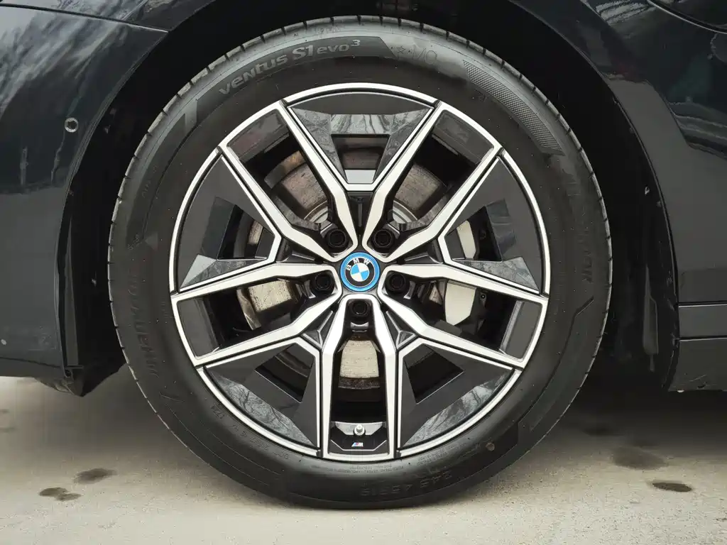 BMW BMW i5 2024 eDrive 35L M Sport Package 2024 - thumbnail 13