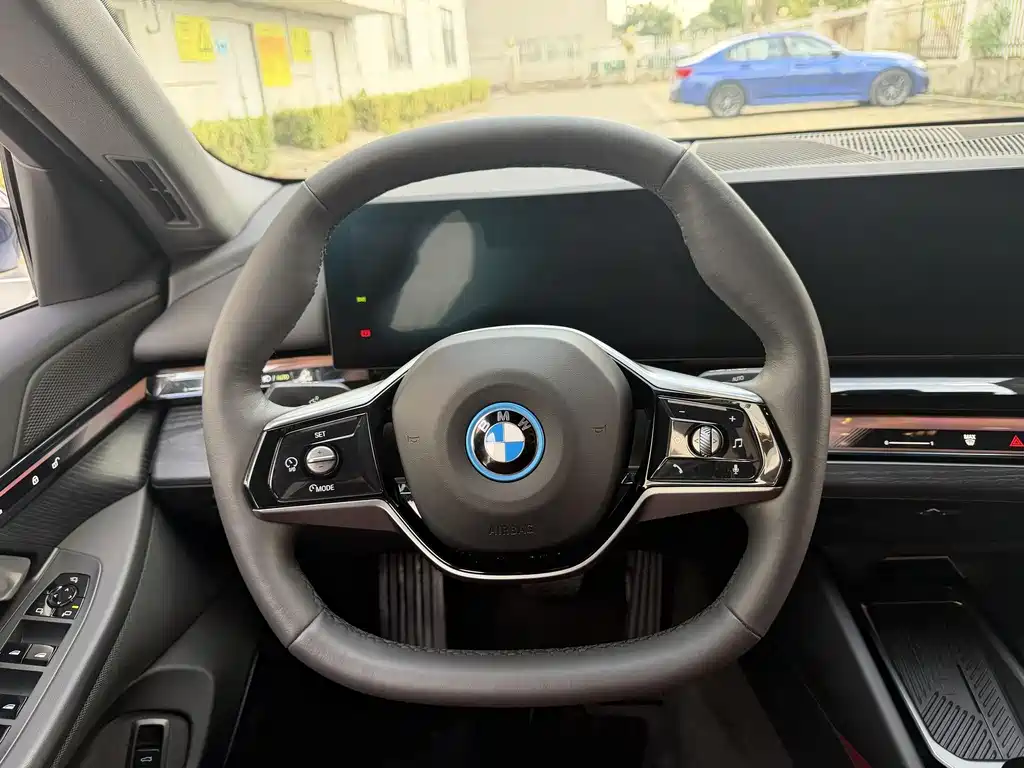 BMW BMW i5 2024 eDrive 35L Luxury Package 2024 - thumbnail 11
