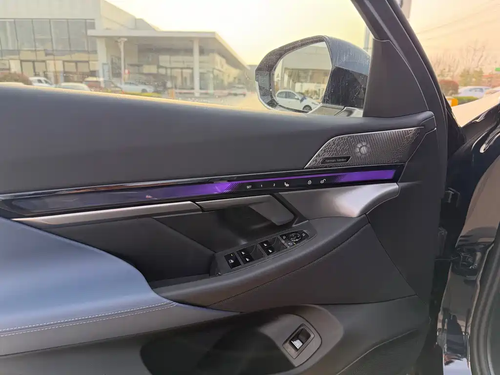 BMW BMW i5 2025 eDrive 40L M Sport Package 2025 - thumbnail 7