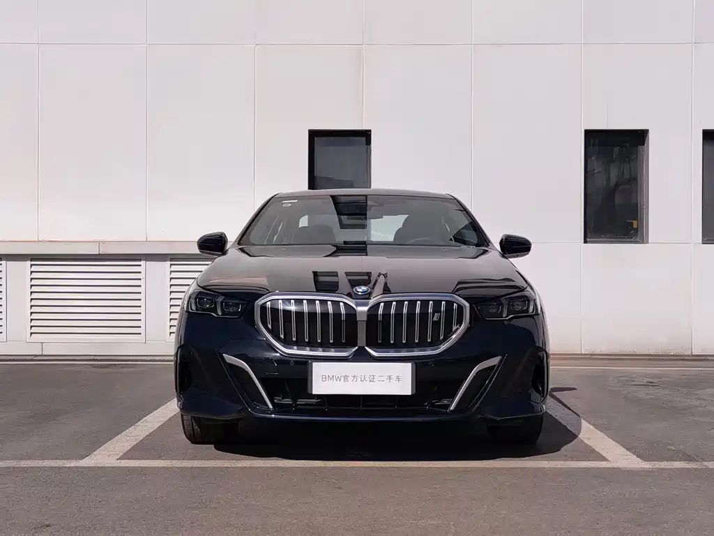 BMW BMW i5 2025 eDrive 35L M Sport Package 2026 - thumbnail 2