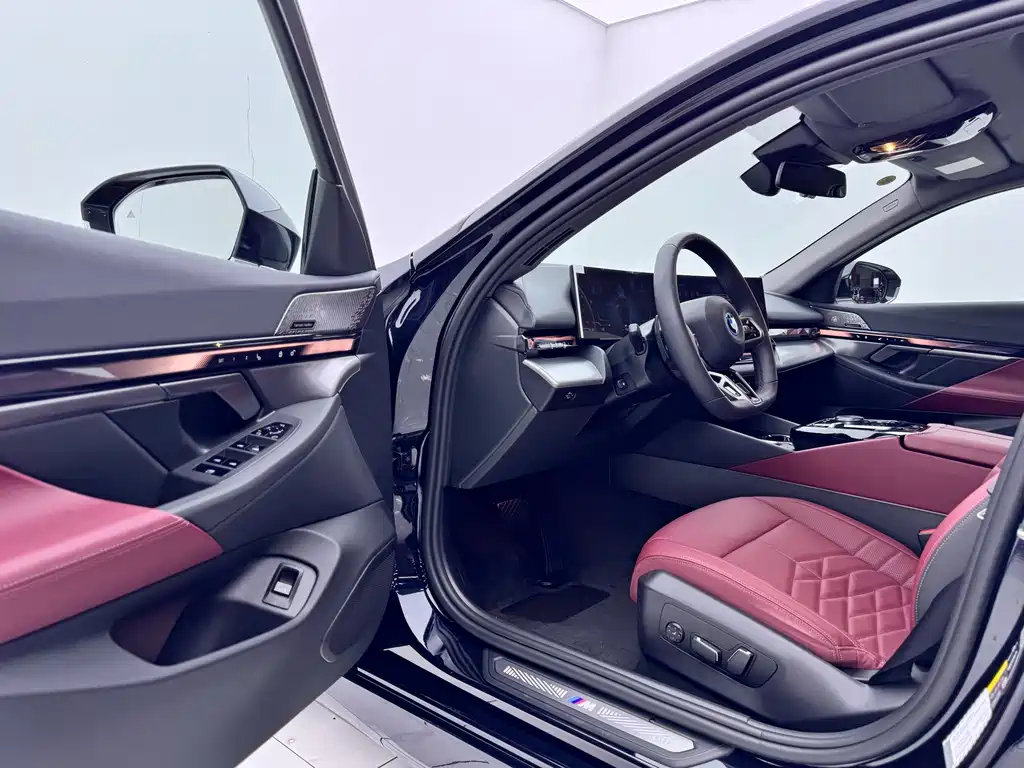 BMW BMW i5 2025 eDrive 40L M Sport Package 2025 - thumbnail 4