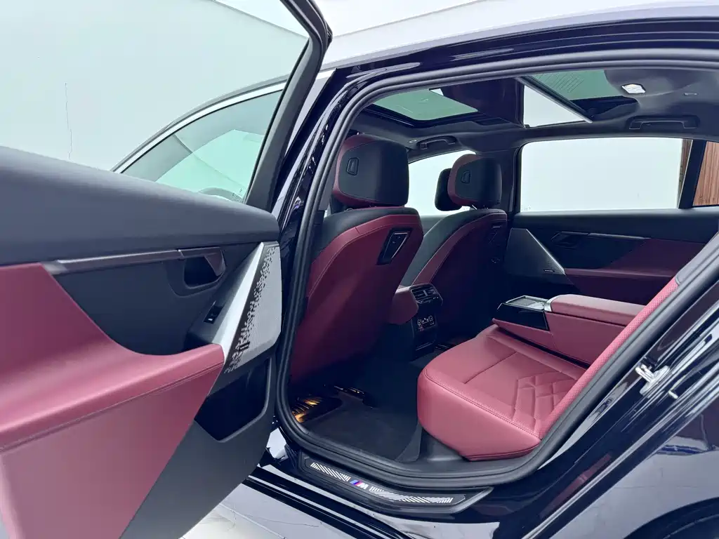 BMW BMW i5 2025 eDrive 40L M Sport Package 2025 - thumbnail 5