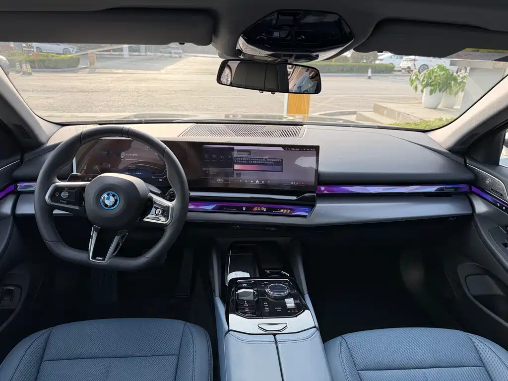 BMW BMW i5 2025 eDrive 40L M Sport Package 2025 - thumbnail 9