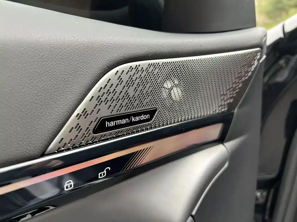 BMW BMW i5 2025 eDrive 40L M Sport Package 2025 - thumbnail 9