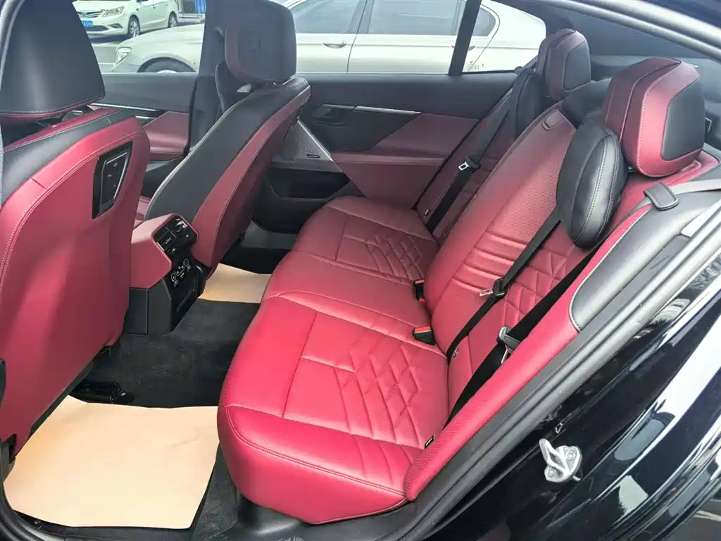 BMW BMW i5 2025 eDrive 40L M Sport Package 2025 - thumbnail 6