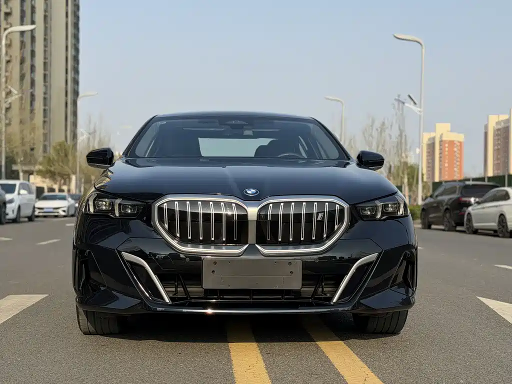 BMW BMW i5 2025 eDrive 40L M Sport Package 2025 - thumbnail 2