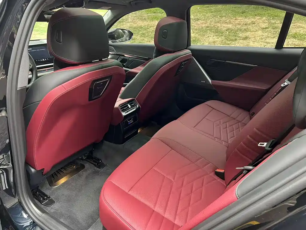 BMW BMW i5 2025 eDrive 40L M Sport Package 2025 - thumbnail 10