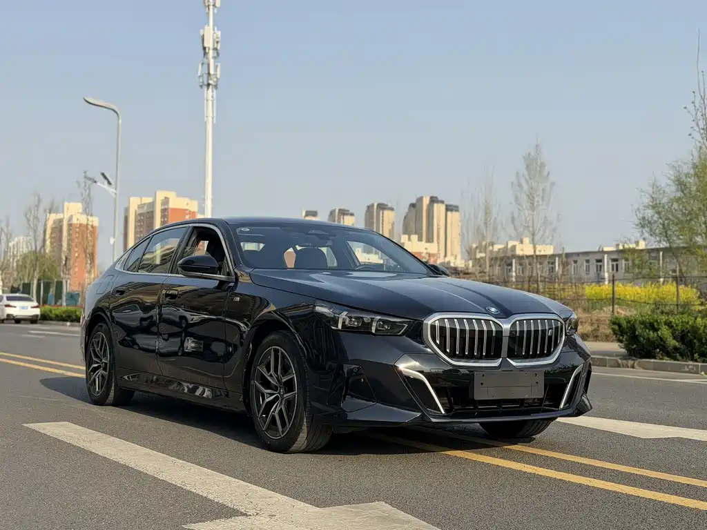 BMW BMW i5 2025 eDrive 40L M Sport Package 2025 - thumbnail 3