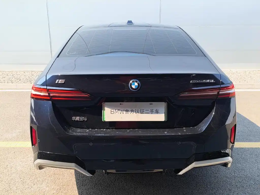 BMW BMW i5 2025 eDrive 35L M Sport Package 2025 - thumbnail 3