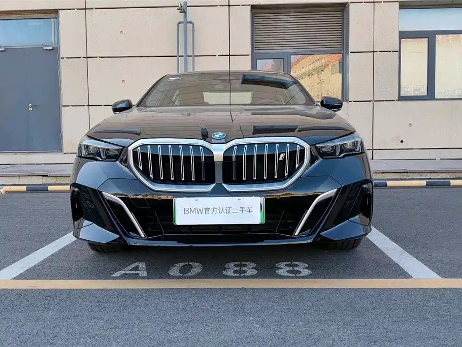 BMW BMW i5 2025 eDrive 35L M Sport Package 2025 - thumbnail 2