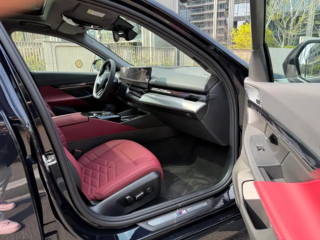 BMW BMW i5 2025 eDrive 40L M Sport Package 2025 - thumbnail 13