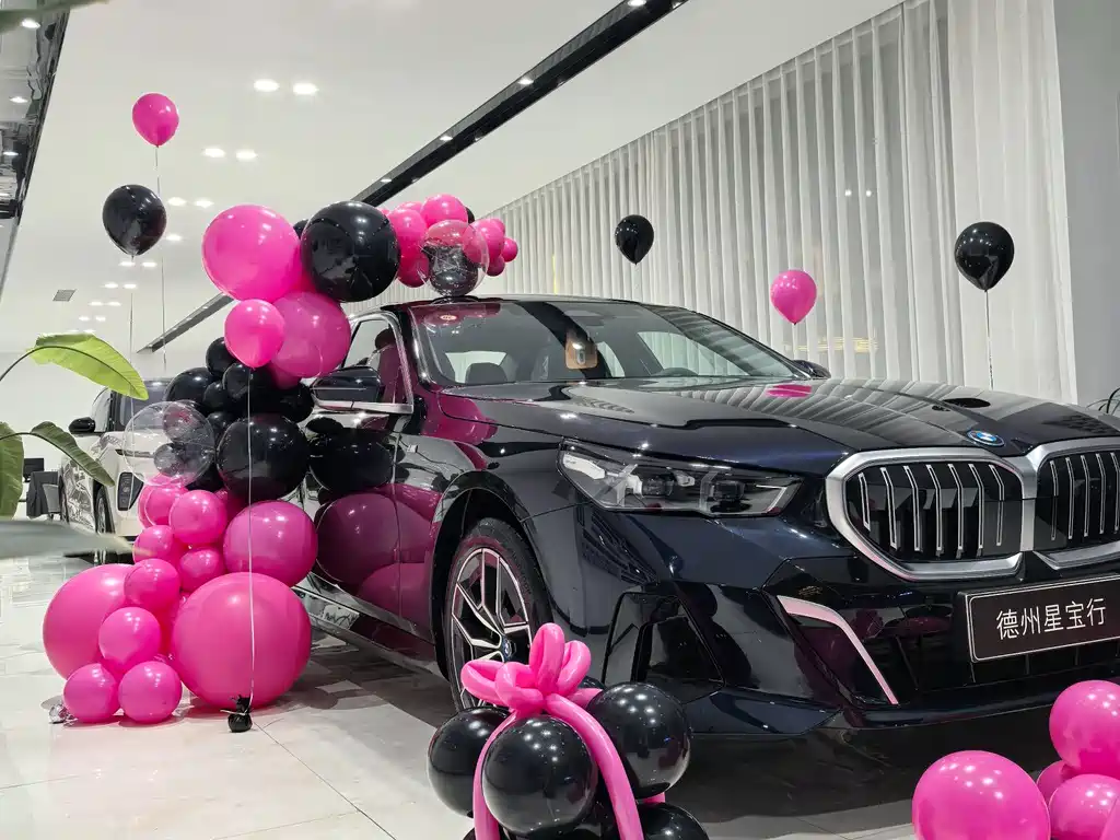 BMW BMW i5 2025 eDrive 35L M Sport Package 2026 - thumbnail 2