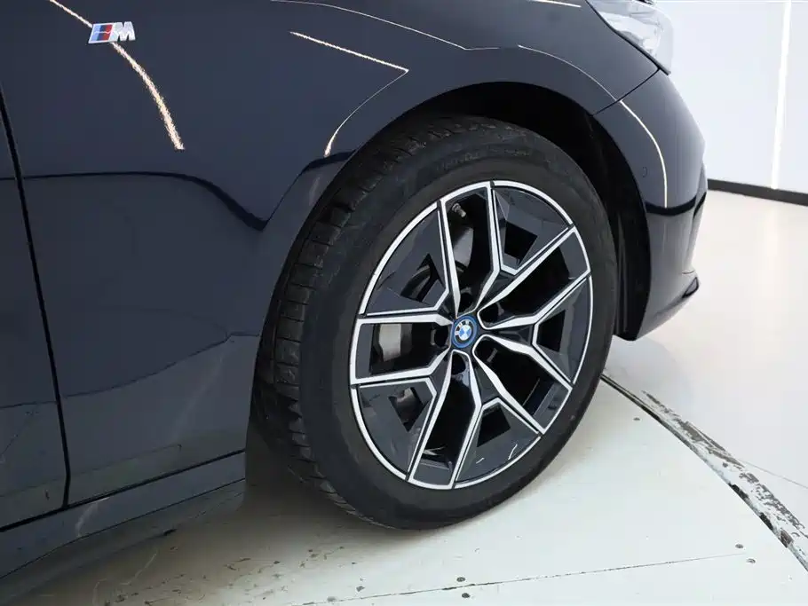 BMW BMW i5 2025 eDrive 40L M Sport Package 2025 - thumbnail 13