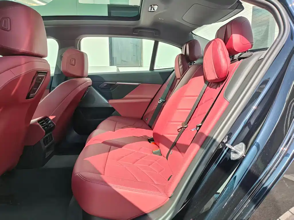 BMW BMW i5 2025 eDrive 35L M Sport Package 2026 - thumbnail 9