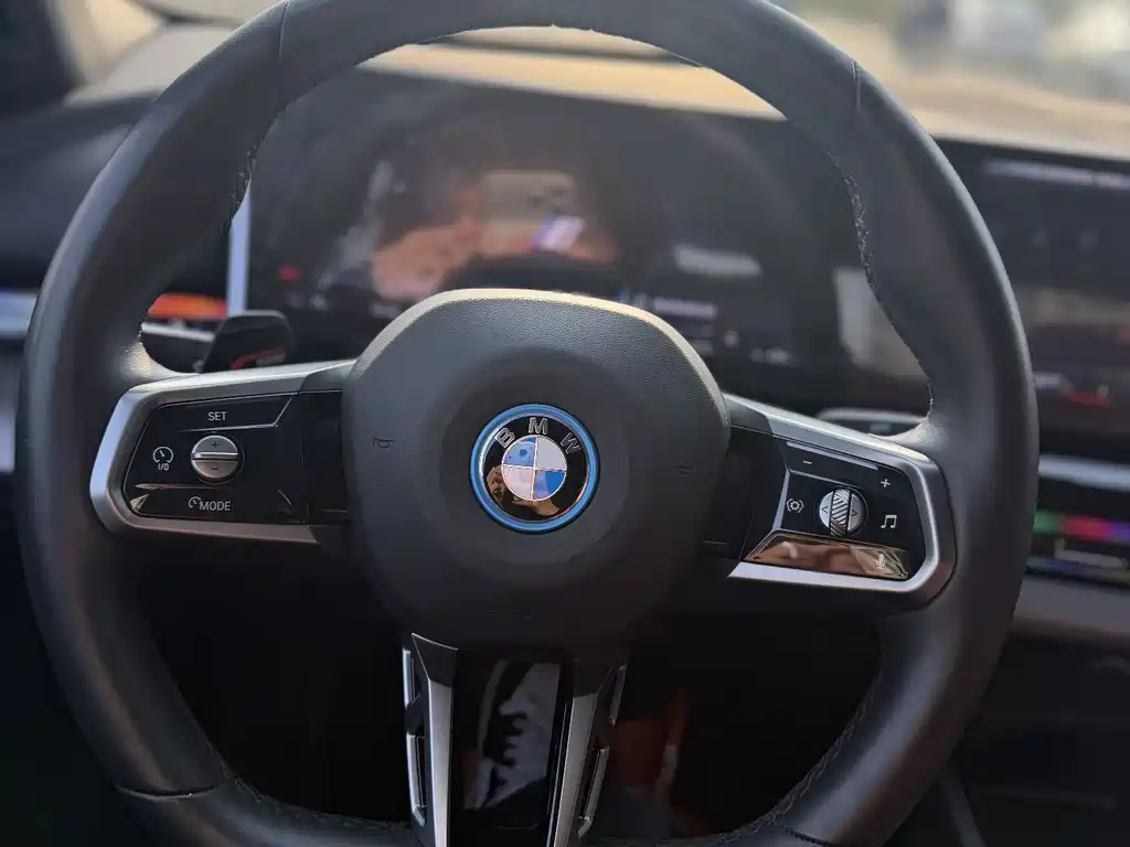 BMW BMW i5 2025 eDrive 40L M Sport Package 2025 - thumbnail 6