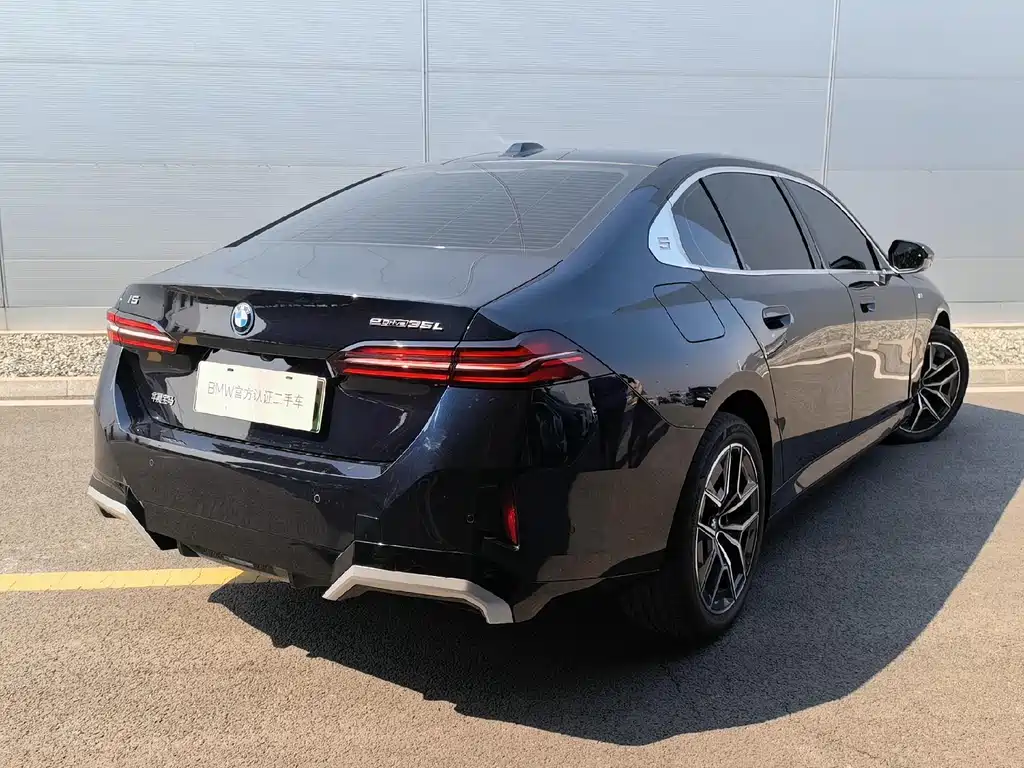 BMW BMW i5 2025 eDrive 35L M Sport Package 2025 - thumbnail 6
