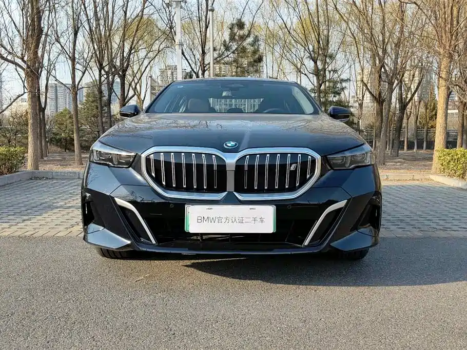 BMW BMW i5 2025 eDrive 35L M Sport Package 2025 - thumbnail 4
