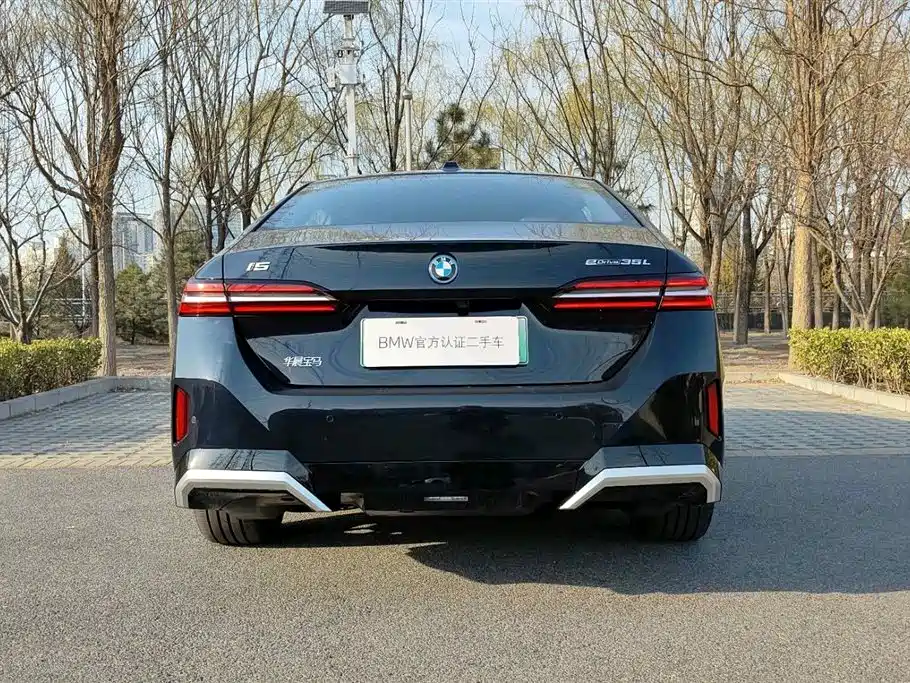 BMW BMW i5 2025 eDrive 35L M Sport Package 2025 - thumbnail 5