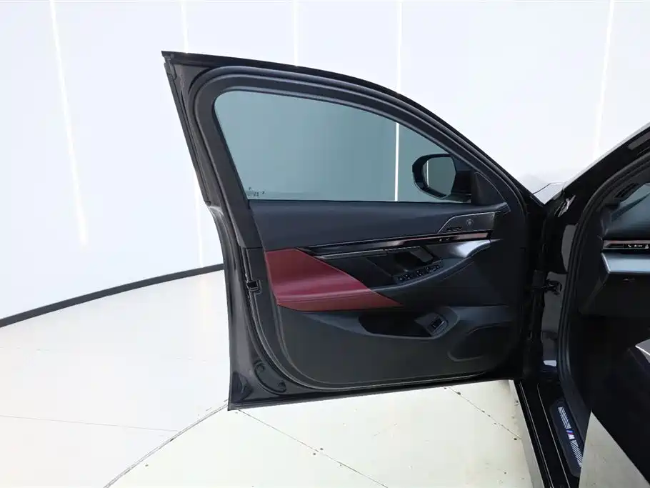 BMW BMW i5 2025 eDrive 40L M Sport Package 2025 - thumbnail 17