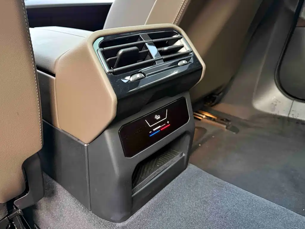 BMW BMW i5 2024 eDrive 35L M Sport Package 2024 - thumbnail 23