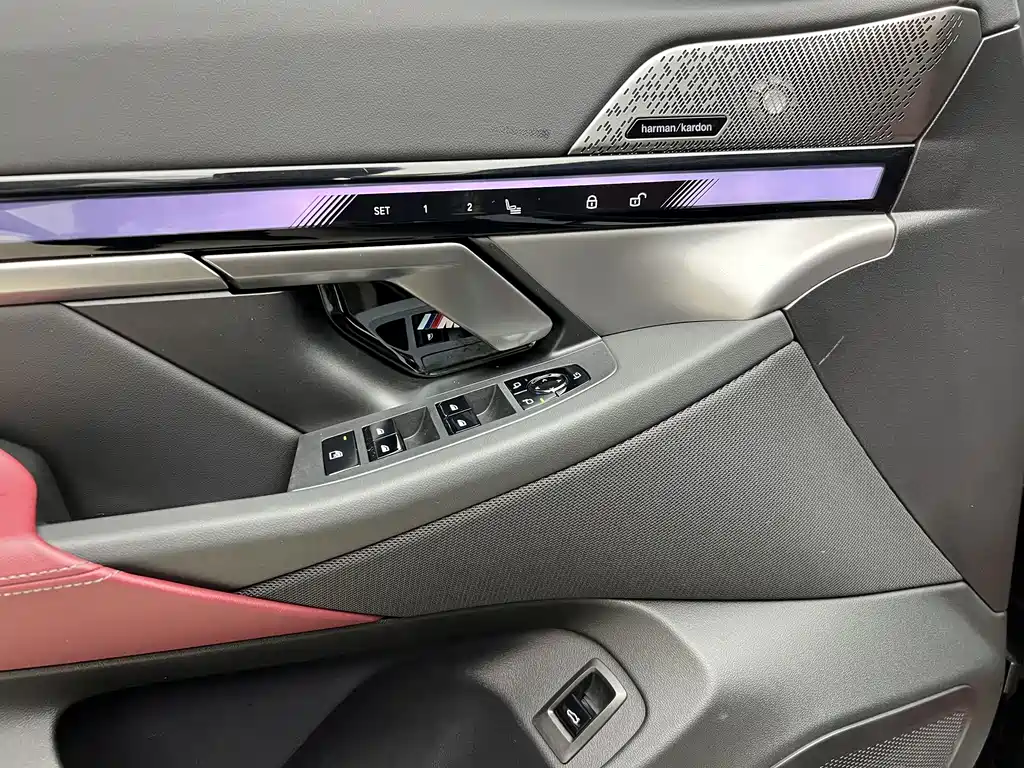 BMW BMW i5 2025 eDrive 40L M Sport Package 2025 - thumbnail 8
