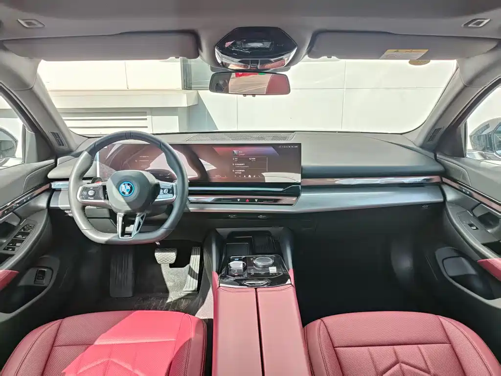 BMW BMW i5 2025 eDrive 35L M Sport Package 2026 - thumbnail 16