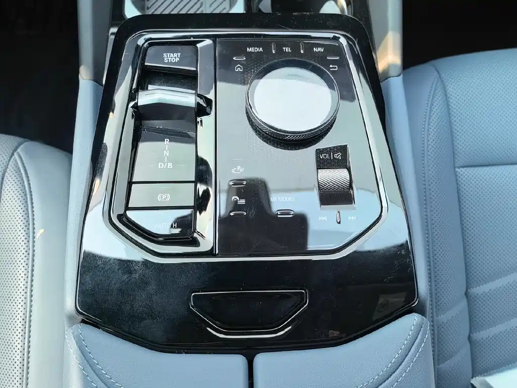 BMW BMW i5 2025 eDrive 35L M Sport Package 2025 - thumbnail 15