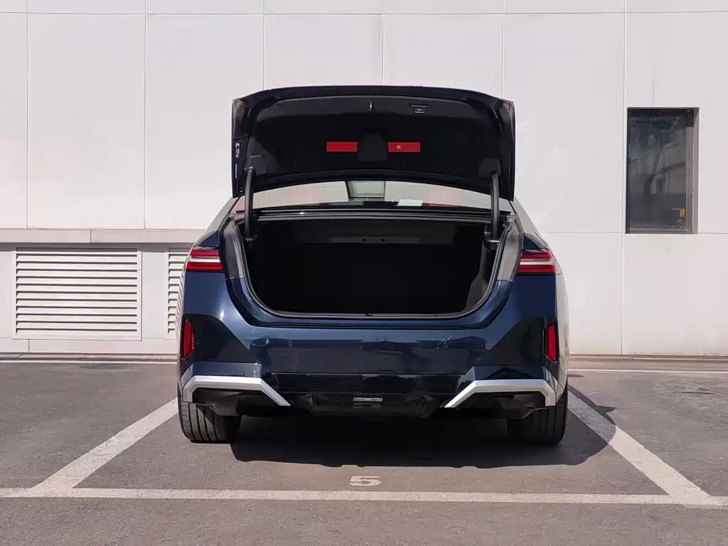 BMW BMW i5 2025 eDrive 35L M Sport Package 2026 - thumbnail 22