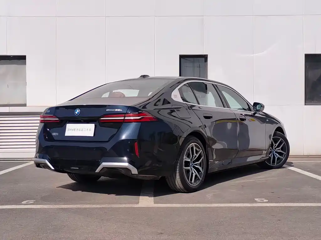 BMW BMW i5 2025 eDrive 35L M Sport Package 2026 - thumbnail 24