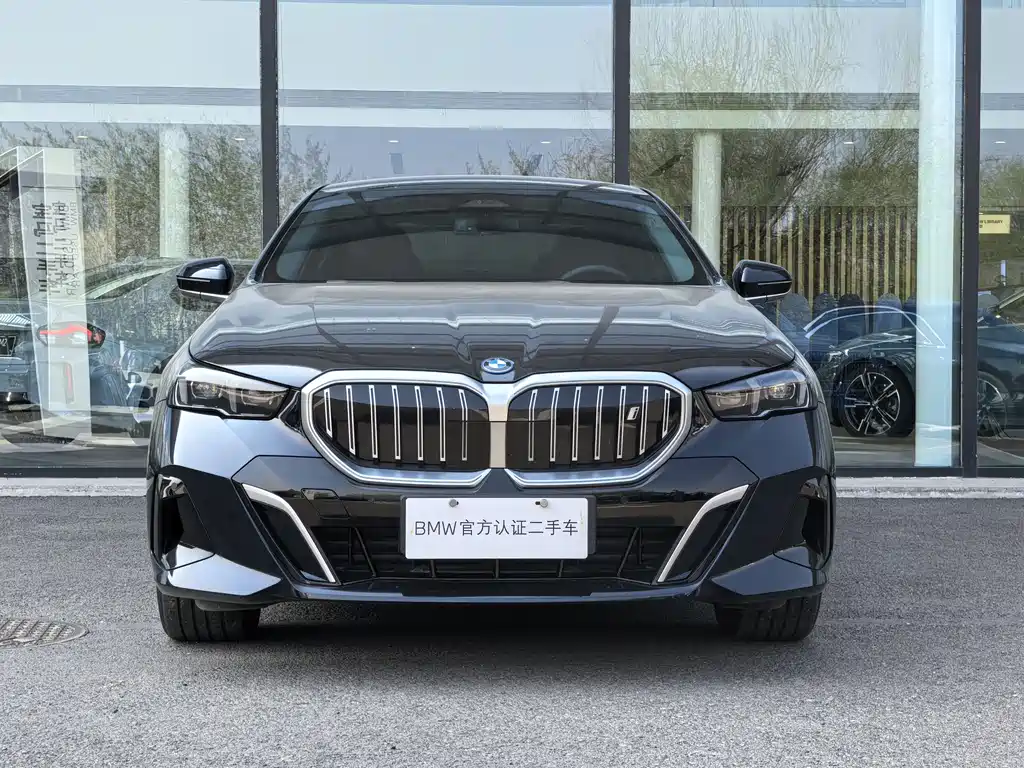 BMW BMW i5 2025 eDrive 35L M Sport Package 2025 - thumbnail 2