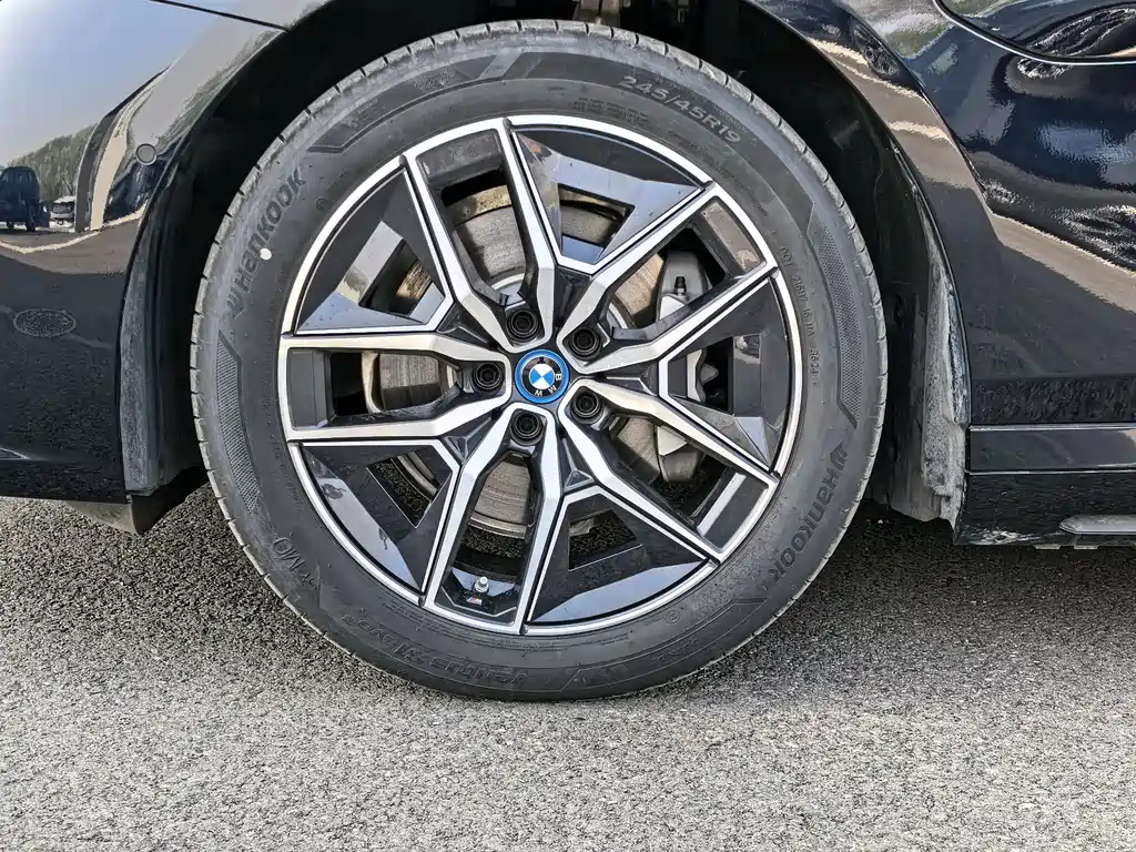 BMW BMW i5 2025 eDrive 35L M Sport Package 2025 - thumbnail 4