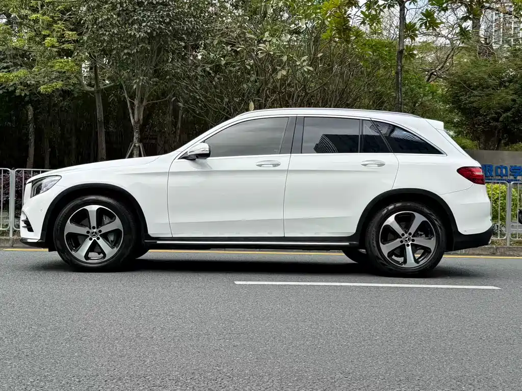 Mercedes-Benz Mercedes-Benz GLC 2018 Facelift GLC 260 4MATIC Luxury Edition 2018 - thumbnail 4