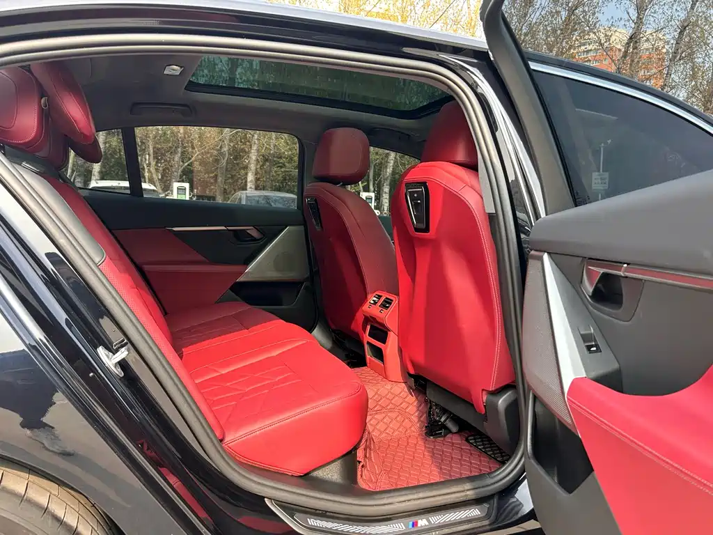 BMW BMW i5 2025 eDrive 35L M Sport Package 2025 - thumbnail 4